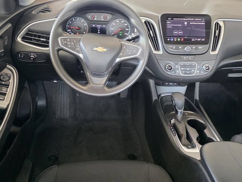 Used 2025 Chevrolet Malibu LT FWD image 11