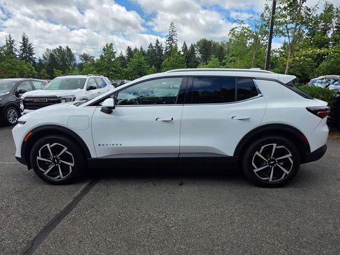 New 2026 Chevrolet Equinox EV LT AWD/4WD image 2