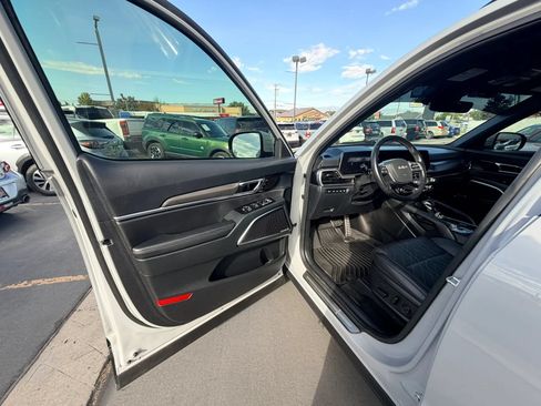 Used 2025 Kia Telluride SX X-Line AWD/4WD image 10