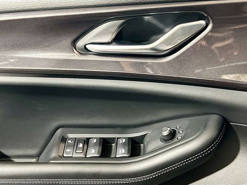 Used 2022 Jeep Grand Cherokee L Laredo image 13