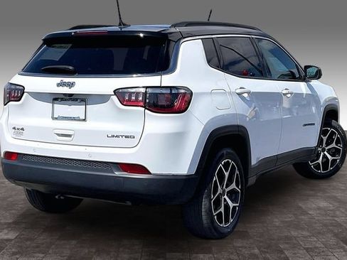 Used 2025 Jeep Compass Limited AWD/4WD image 2