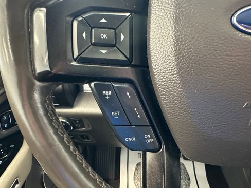 Used 2019 Ford Expedition Limited w/ Equipment Group 301A AWD/4WD image 25