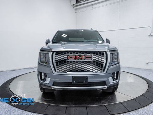 Used 2022 GMC Yukon Denali image 2