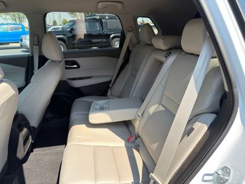 Used 2024 Nissan Rogue SL AWD/4WD image 9