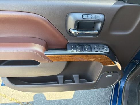 Used 2016 Chevrolet Silverado 1500 High Country w/ High Country Premium Package AWD/4WD image 15