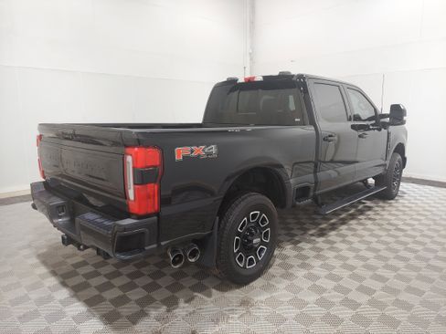 Used 2025 Ford F250 Platinum w/ FX4 Off-Road Package AWD/4WD image 3