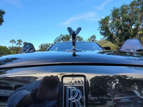 Used 2021 Rolls-Royce Cullinan Black Badge image 24