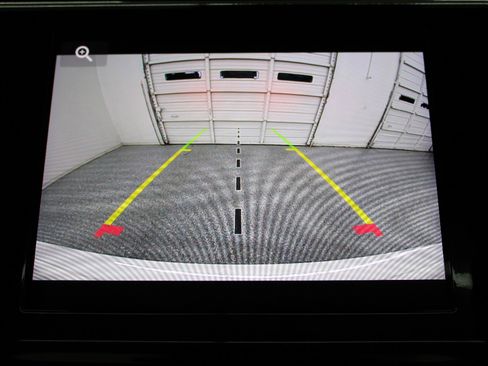 Used 2025 Jeep Grand Cherokee Laredo X image 15