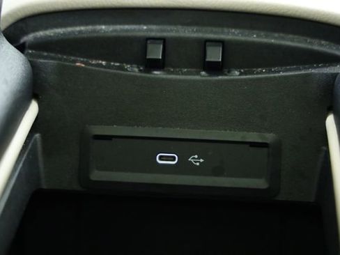 Used 2024 Mercedes-Benz GLS 580 GLS 580 w/ Warmth & Comfort Package image 17