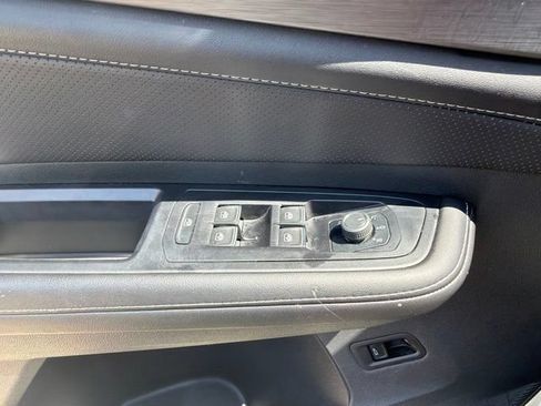 Used 2025 Volkswagen Atlas Cross Sport SE AWD/4WD image 27