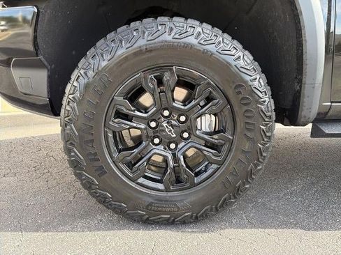 Used 2023 Chevrolet Silverado 1500 ZR2 w/ Technology Package AWD/4WD image 11