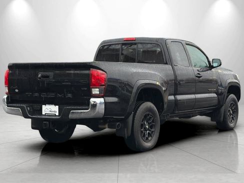 Used 2019 Toyota Tacoma SR5 image 2
