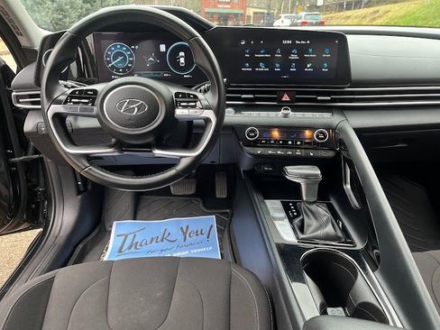 Used 2023 Hyundai Elantra SEL w/ Convenience Package image 21