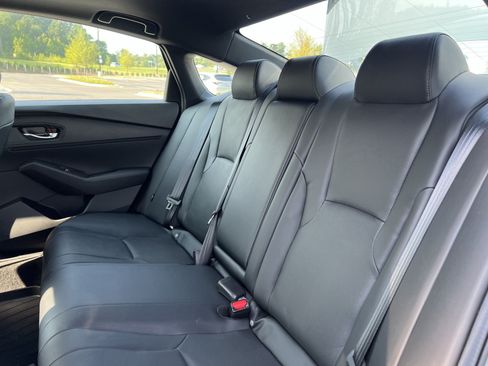 Used 2025 Honda Accord Sport image 38