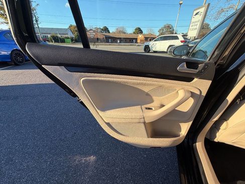 Used 2014 Volkswagen Jetta SE image 9