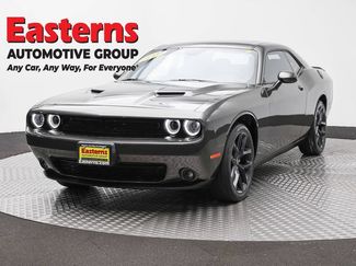Used 2022 Dodge Challenger SXT w/ Driver Convenience Group RWD video 1