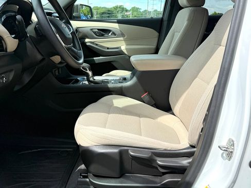 Certified 2022 Chevrolet Traverse LS w/ LPO, Floor Liner Package AWD/4WD image 15