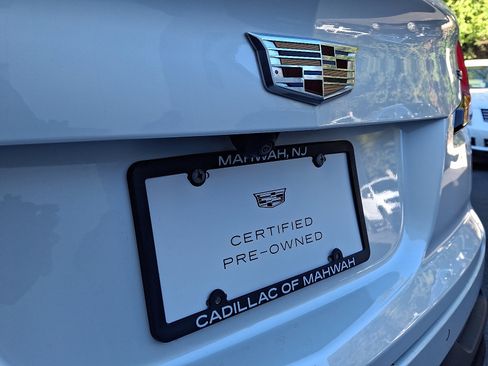 Used 2021 Cadillac XT4 Premium Luxury image 32