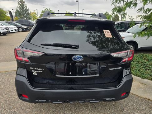Used 2023 Subaru Outback Premium AWD/4WD image 4