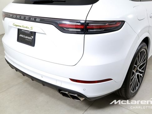 Used 2023 Porsche Cayenne Turbo S image 40