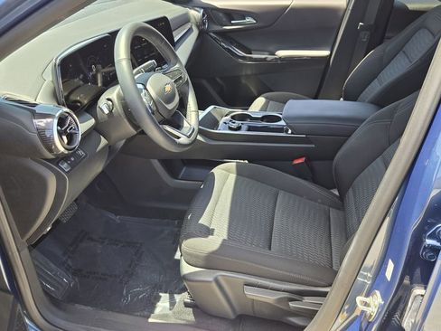 Used 2026 Chevrolet Equinox LT FWD image 10