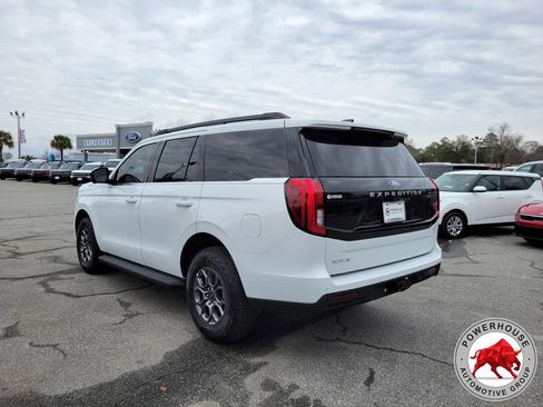 New 2025 Ford Expedition Active RWD image 3