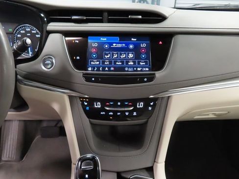 Certified 2023 Cadillac XT5 Premium Luxury w/ LPO, Floor Liner Package AWD/4WD image 23
