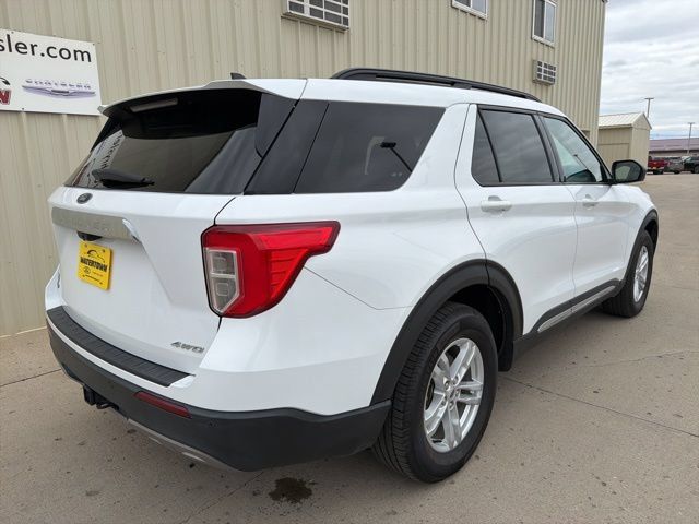 Used 2022 Ford Explorer XLT w/ Equipment Group 202A AWD/4WD image 7