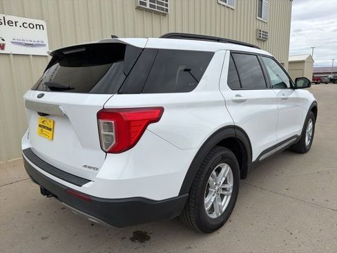 Used 2022 Ford Explorer XLT w/ Equipment Group 202A AWD/4WD image 7