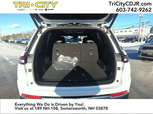 New 2025 Jeep Grand Cherokee Limited image 21