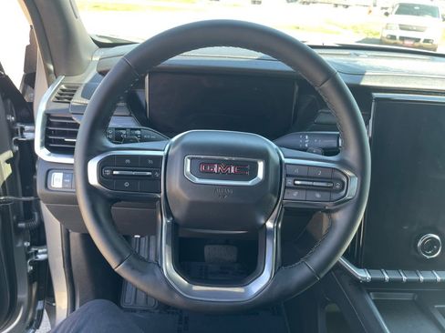 Used 2025 GMC Acadia Elevation image 19