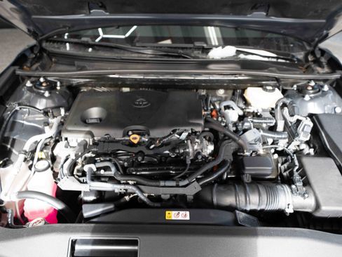 Used 2025 Toyota Camry SE image 30