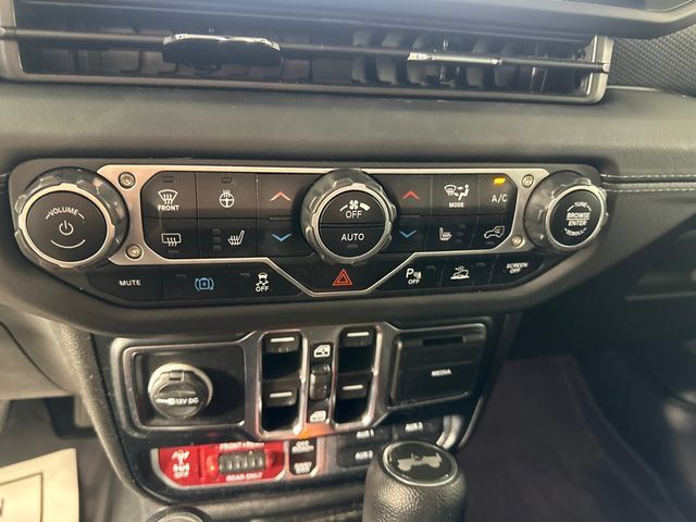 Used 2024 Jeep Wrangler Unlimited Rubicon 4xe w/ Technology Group AWD/4WD image 19