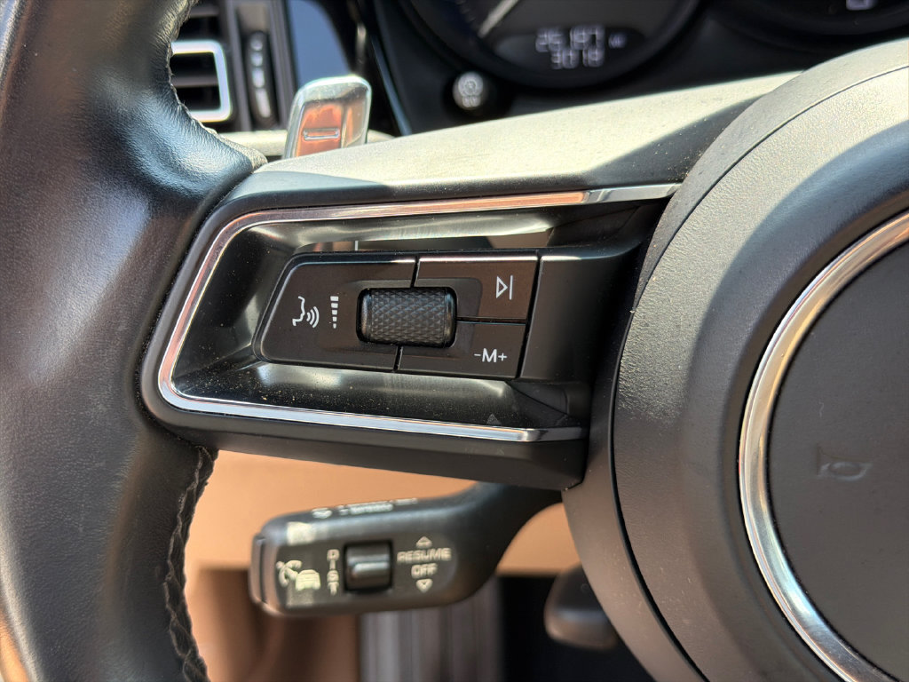 Used 2022 Porsche Macan S AWD/4WD image 25