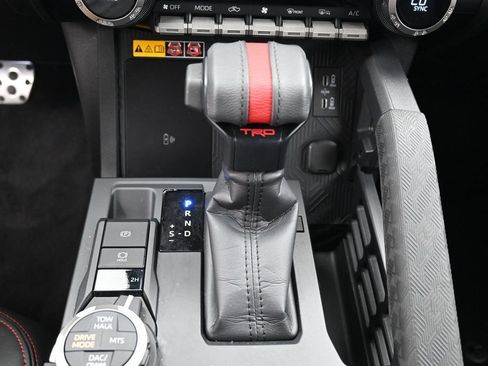 Certified 2025 Toyota Tacoma TRD Pro AWD/4WD image 28