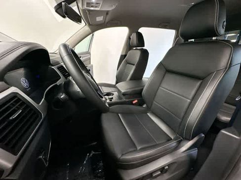Used 2023 Volkswagen Atlas SE AWD/4WD image 16