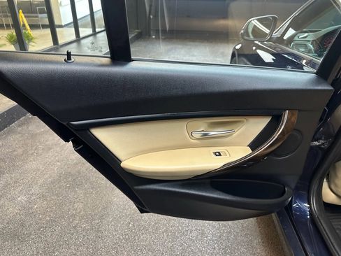 Used 2017 BMW 320i xDrive Sedan image 19
