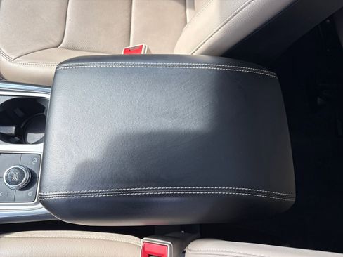 Used 2020 Ford Explorer Limited w/ Class III Trailer Tow Package image 26