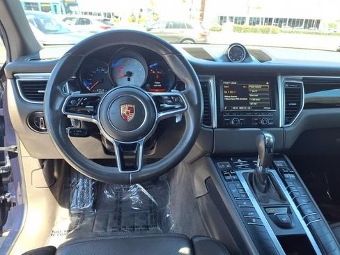 Used 2015 Porsche Macan S w/ Infotainment Package AWD/4WD image 9