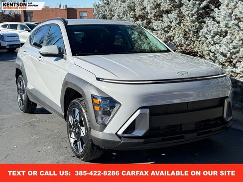 Used 2025 Hyundai Kona SEL image 11