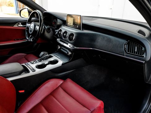 Used 2019 Kia Stinger GT2 image 17