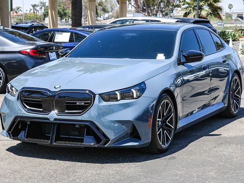 Used 2026 BMW M5 w/ Executive Package AWD/4WD image 3