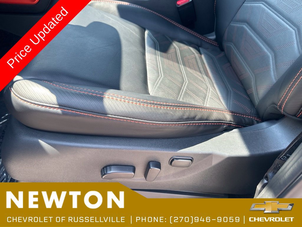 Used 2025 Nissan Frontier 2WD Crew Cab image 6