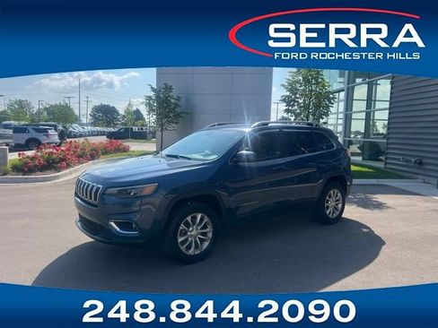 Used 2019 Jeep Cherokee Latitude w/ Cold Weather Group AWD/4WD image 1