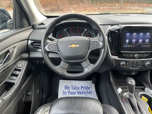 Used 2020 Chevrolet Traverse LT w/ LT Premium Package image 23