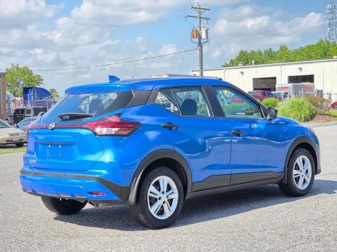Used 2024 Nissan Kicks S FWD image 11