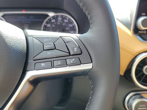 Used 2025 Nissan Sentra SV w/ SV Premium Package FWD image 19
