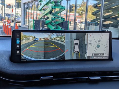 Used 2022 Genesis GV70 2.5T w/ Advanced Package image 21