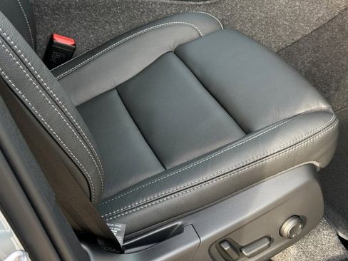 New 2025 Volvo XC40 B5 Plus w/ Climate Package image 12