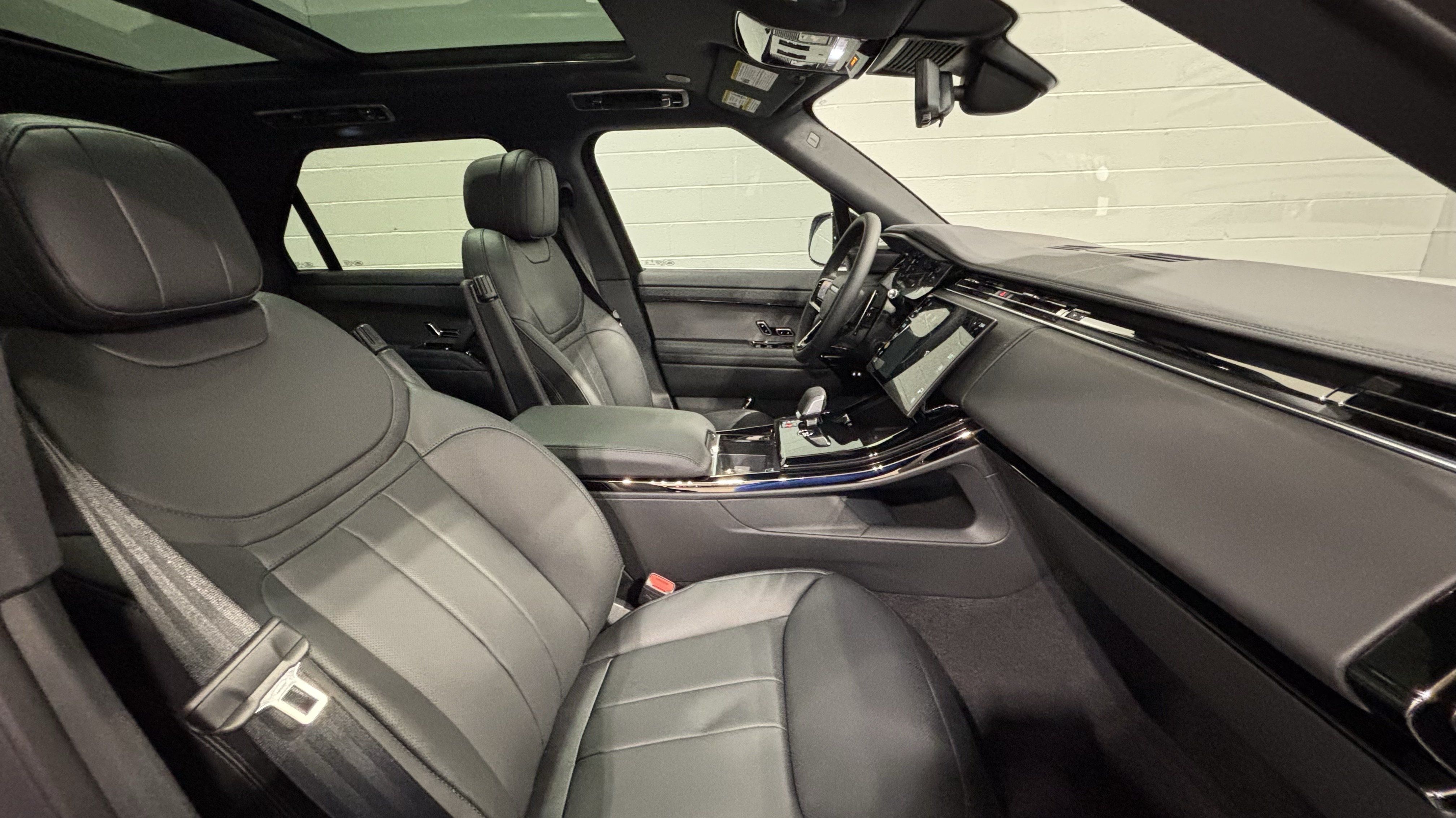 New 2026 Land Rover Range Rover Sport Dynamic SE AWD/4WD image 14